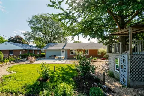 Exterior - 921 Vale St, Bloomington, IL 61701 photo 10 of 13