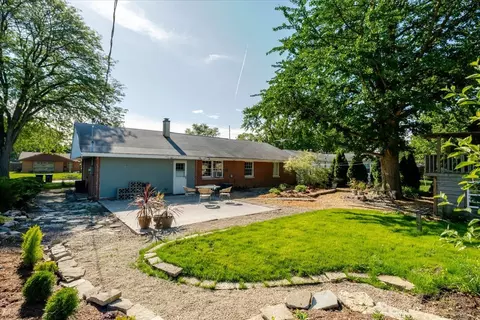 Exterior - 921 Vale St, Bloomington, IL 61701 photo 11 of 13