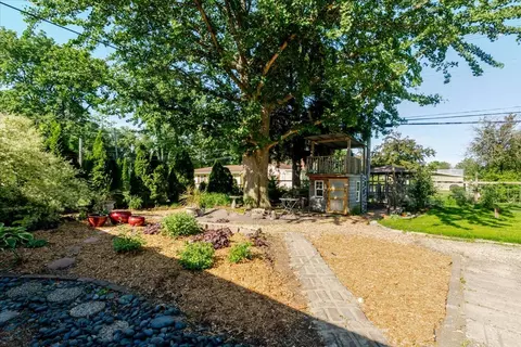 Exterior - 921 Vale St, Bloomington, IL 61701 photo 8 of 13
