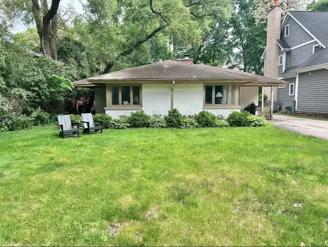 422 E Hickory St, Hinsdale, IL 60521