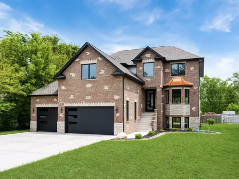 10441 S 83rd Ave, Palos Hills, IL 60465