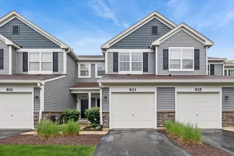 933 Genesee Ct, Naperville, IL 60563