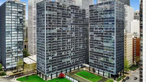 900 N Lake Shore Dr #1706, Chicago, IL 60611