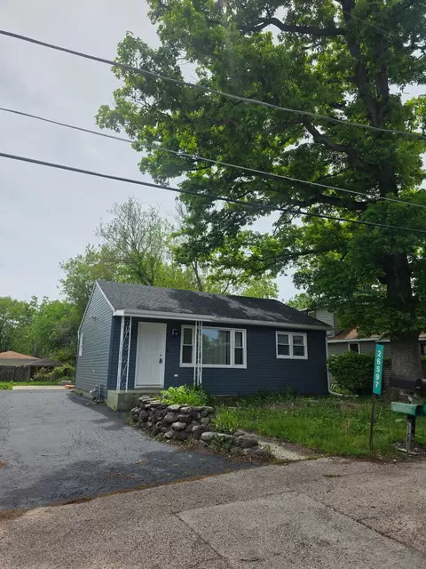 26597 W Maple St, Antioch, IL 60002