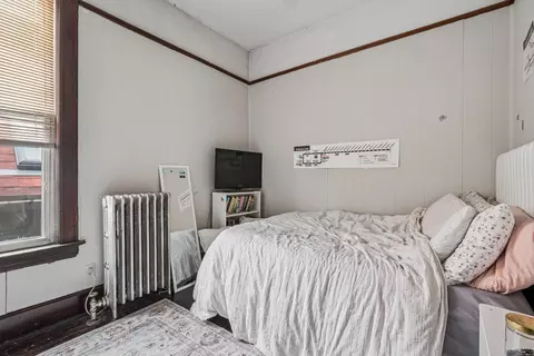 Bedroom - 4734 N Artesian Ave, Chicago, IL 60625 photo 2 of 5
