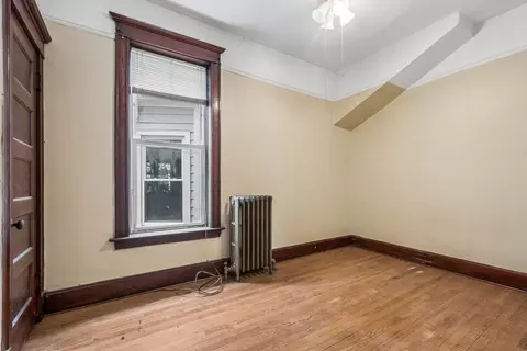 Bedroom - 4734 N Artesian Ave, Chicago, IL 60625 photo 3 of 5