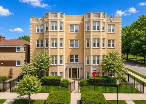 6201 N Oakley Ave #2, Chicago, IL 60659