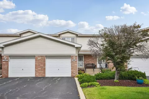 15963 Blackwater Ct, Tinley Park, IL 60477