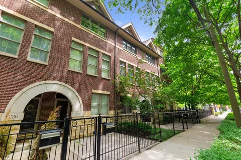 228 E Cullerton St, Chicago, IL 60616