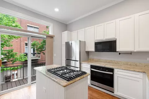 Kitchen - 228 E Cullerton St, Chicago, IL 60616 photo 1 of 2