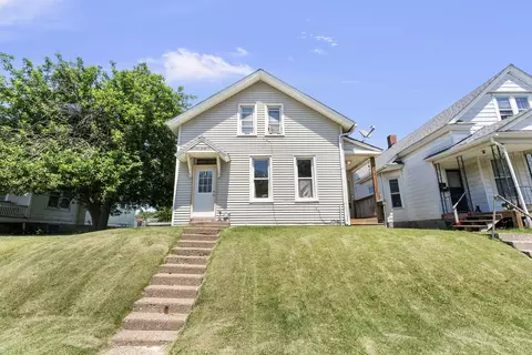 1436 W 12th St, Davenport, IA 52804