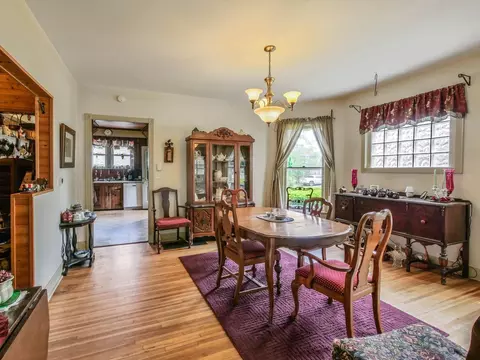 Dining - 433 Arlington Ave, Elgin, IL 60120 photo 1 of 3