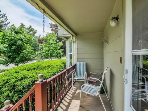 Exterior - 433 Arlington Ave, Elgin, IL 60120 photo 5 of 8