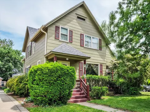 433 Arlington Ave, Elgin, IL 60120
