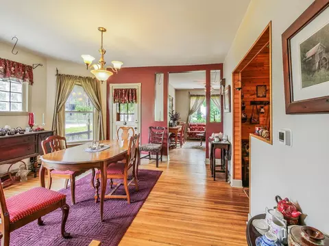 Dining - 433 Arlington Ave, Elgin, IL 60120 photo 3 of 3