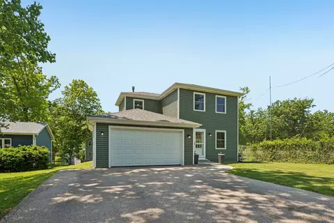 826 Elm Ave, Round Lake Park, IL 60073