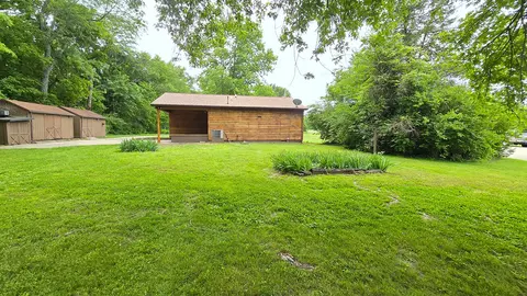 Exterior - 787 Walnut Hill Rd, Centralia, IL 62801 photo 7 of 13