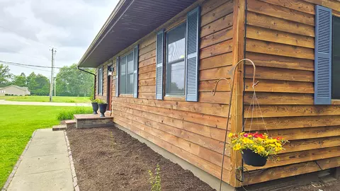 Exterior - 787 Walnut Hill Rd, Centralia, IL 62801 photo 2 of 13