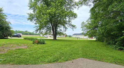 Exterior - 787 Walnut Hill Rd, Centralia, IL 62801 photo 6 of 13