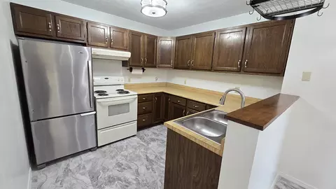 Kitchen - 787 Walnut Hill Rd, Centralia, IL 62801 photo 2 of 4