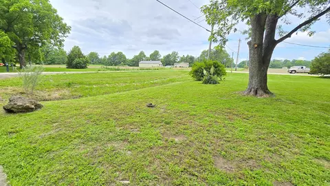 Exterior - 787 Walnut Hill Rd, Centralia, IL 62801 photo 11 of 13