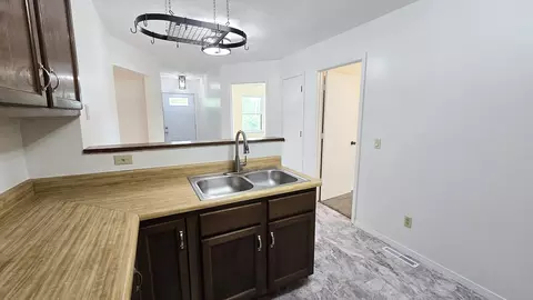 Kitchen - 787 Walnut Hill Rd, Centralia, IL 62801 photo 3 of 4