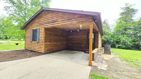 Exterior - 787 Walnut Hill Rd, Centralia, IL 62801 photo 4 of 13