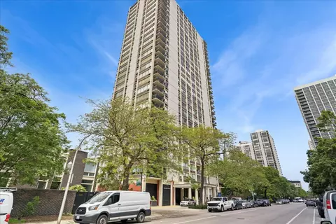 1355 N Sandburg Ter #706D, Chicago, IL 60610