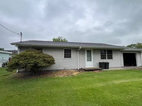 717 N 21st St, Herrin, IL 62948