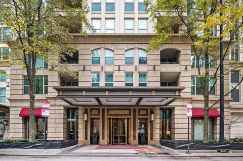 25 E Superior St #3601, Chicago, IL 60611