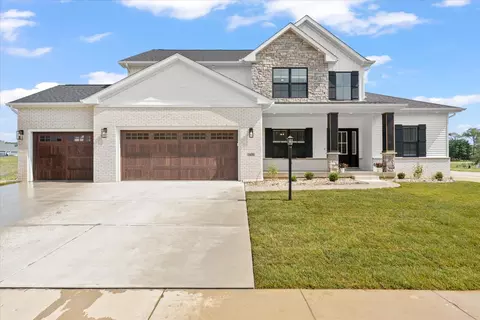 1408 Ravenwood Dr, Mahomet, IL 61853
