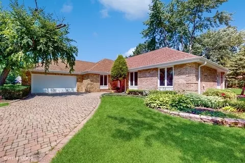 8473 Canterberry Dr, Burr Ridge, IL 60527
