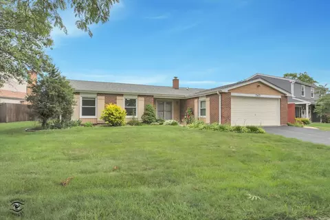 767 Oakwood Dr, Westmont, IL 60559