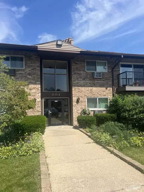 804 E Old Willow Rd #108, Prospect Heights, IL 60070