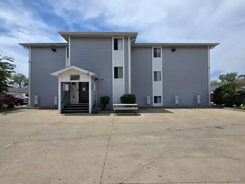 3170 W Monroe St #107, Waukegan, IL 60085