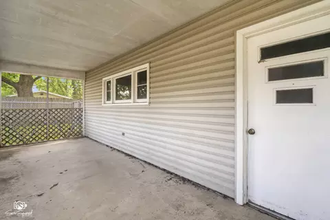 Exterior - 1501 S 7th Ave, Kankakee, IL 60901 photo 2 of 9