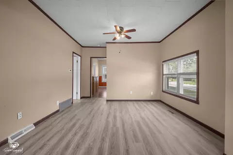 Living - 1501 S 7th Ave, Kankakee, IL 60901 photo 4 of 4
