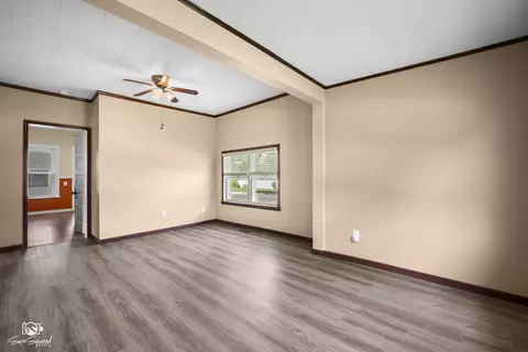 Living - 1501 S 7th Ave, Kankakee, IL 60901 photo 3 of 4