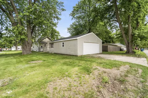 Exterior - 1501 S 7th Ave, Kankakee, IL 60901 photo 4 of 9