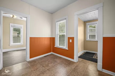 Entry Way - 1501 S 7th Ave, Kankakee, IL 60901 photo 2 of 2