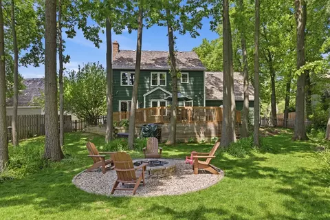 4669 Kingsway N, Gurnee, IL 60031