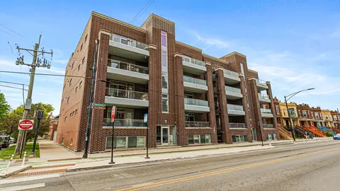 2703 W Belmont Ave #3E, Chicago, IL 60618