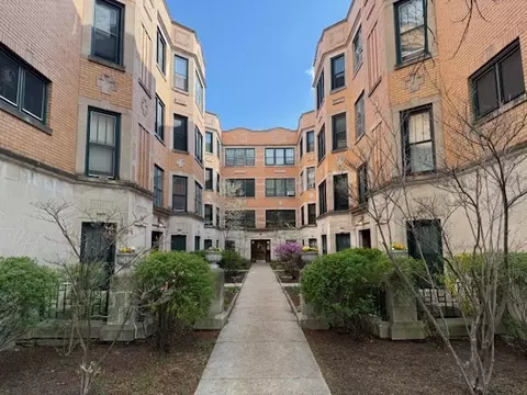 1217 W Granville Ave #2B, Chicago, IL 60660
