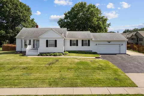 1325 Lincoln Rd, Bettendorf, IA 52722