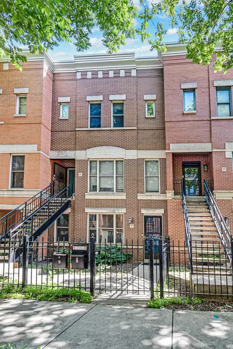 1441 W Fillmore St #A, Chicago, IL 60607