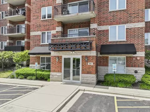 3451 N Carriageway Dr #202, Arlington Heights, IL 60004