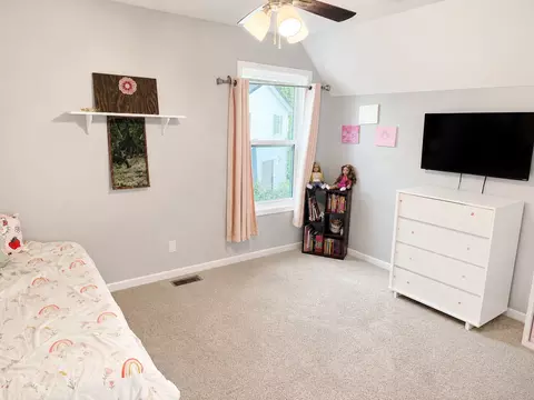 Bedroom - 4906 S Sir Lionel Ct, Mapleton, IL 61547 photo 2 of 4