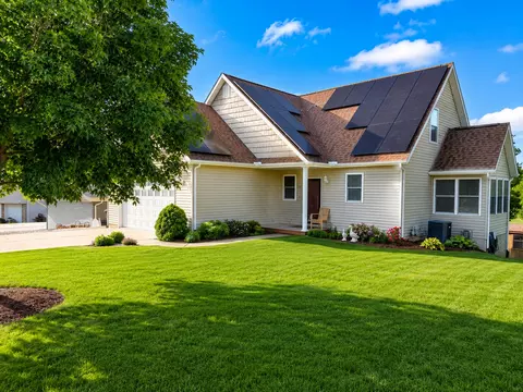 Exterior - 4906 S Sir Lionel Ct, Mapleton, IL 61547 photo 2 of 3