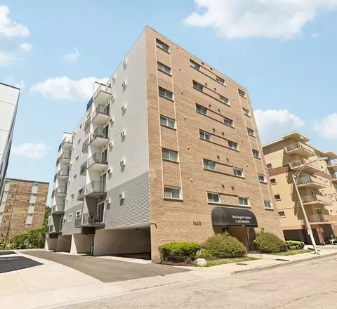 7449 Washington St #403, Forest Park, IL 60130