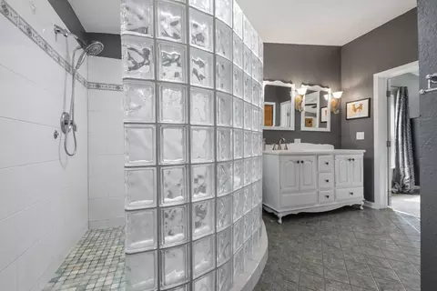 Bath - 1801 Richton Rd, Steger, IL 60475 photo 2 of 3